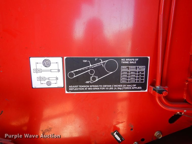 image for item KS9350 1999 New Holland 648  round baler