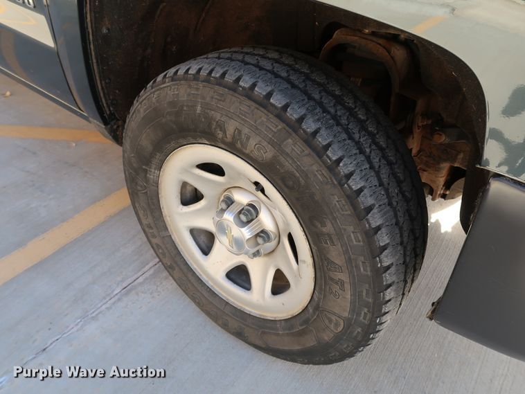 image for item DK3506 2017 Chevrolet Silverado 1500  Double Cab pickup truck