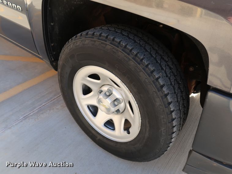 image for item DK3507 2016 Chevrolet Silverado 1500  Double Cab pickup truck