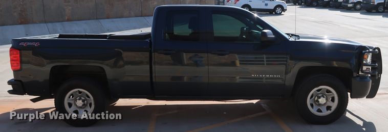 image for item DK3511 2017 Chevrolet Silverado 1500  Double Cab pickup truck