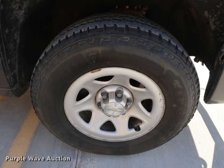 image for item DK3511 2017 Chevrolet Silverado 1500  Double Cab pickup truck