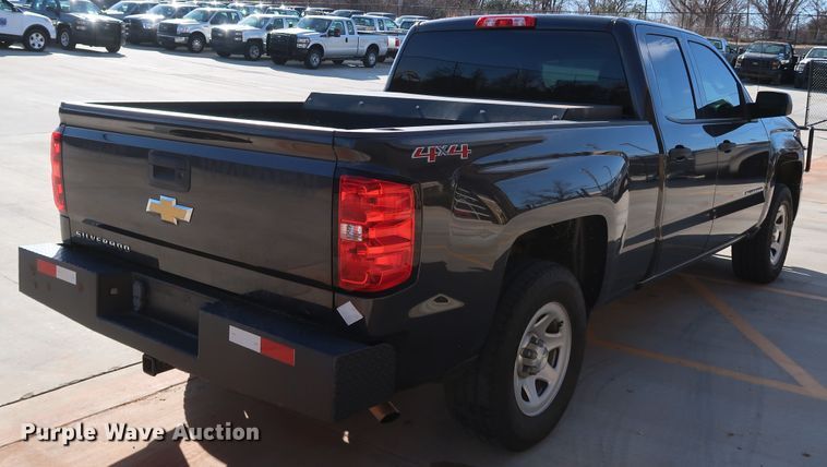 image for item DK3512 2015 Chevrolet Silverado 1500  Double Cab pickup truck