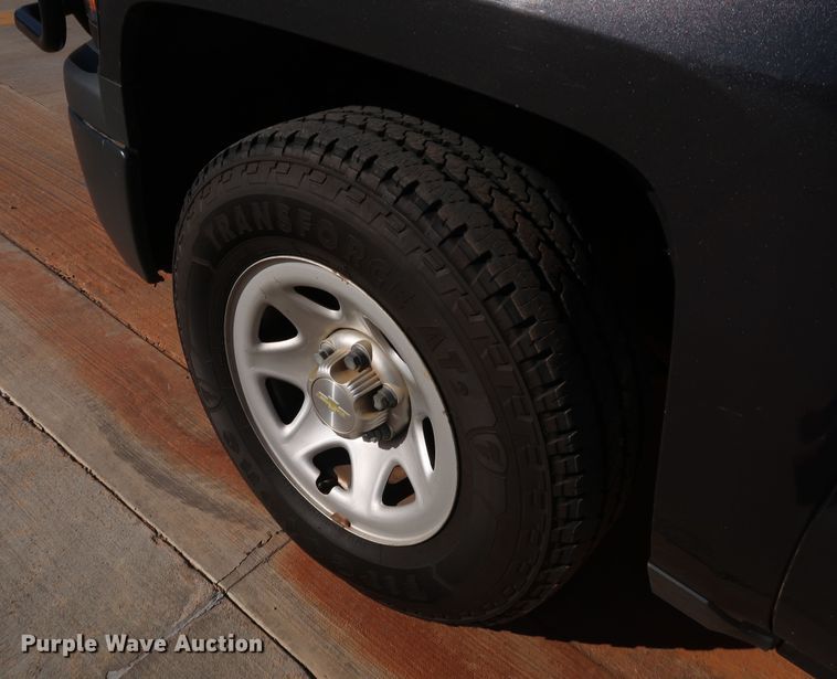 image for item DK3513 2015 Chevrolet Silverado 1500  Double Cab pickup truck