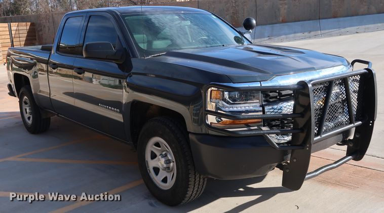 image for item DK3515 2017 Chevrolet Silverado 1500  Double Cab pickup truck