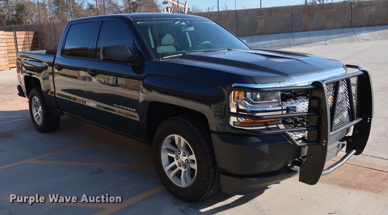 image for item DK3517 2017 Chevrolet Silverado 1500  Crew Cab pickup truck