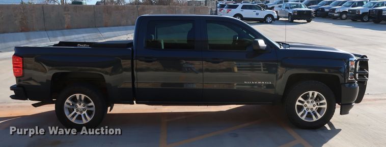 image for item DK3517 2017 Chevrolet Silverado 1500  Crew Cab pickup truck