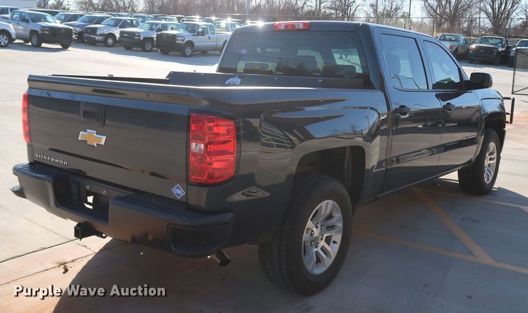 image for item DK3517 2017 Chevrolet Silverado 1500  Crew Cab pickup truck