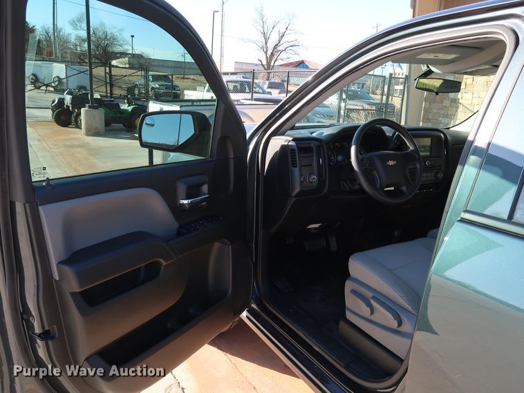 image for item DK3517 2017 Chevrolet Silverado 1500  Crew Cab pickup truck