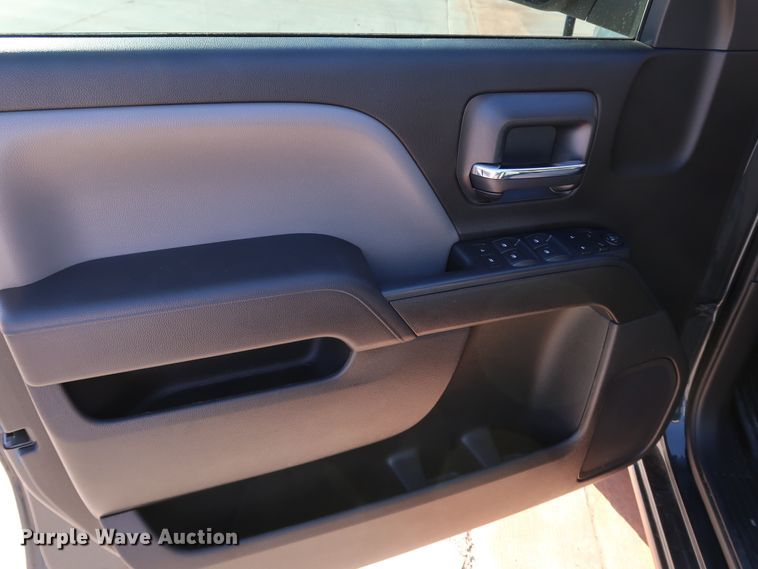 image for item DK3517 2017 Chevrolet Silverado 1500  Crew Cab pickup truck