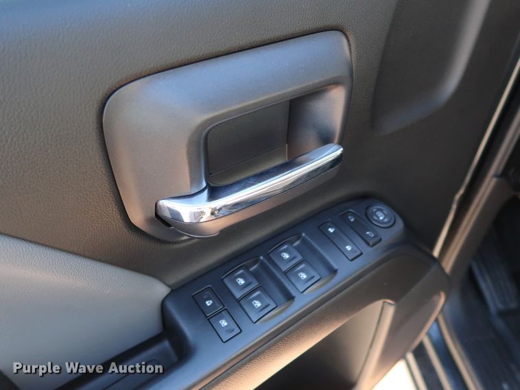 image for item DK3517 2017 Chevrolet Silverado 1500  Crew Cab pickup truck