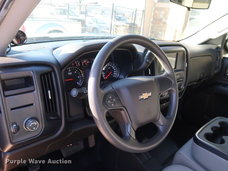 image for item DK3517 2017 Chevrolet Silverado 1500  Crew Cab pickup truck