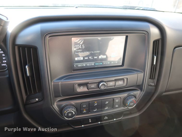 image for item DK3517 2017 Chevrolet Silverado 1500  Crew Cab pickup truck