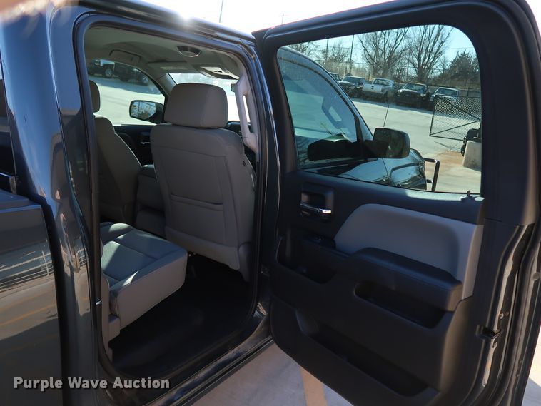 image for item DK3517 2017 Chevrolet Silverado 1500  Crew Cab pickup truck