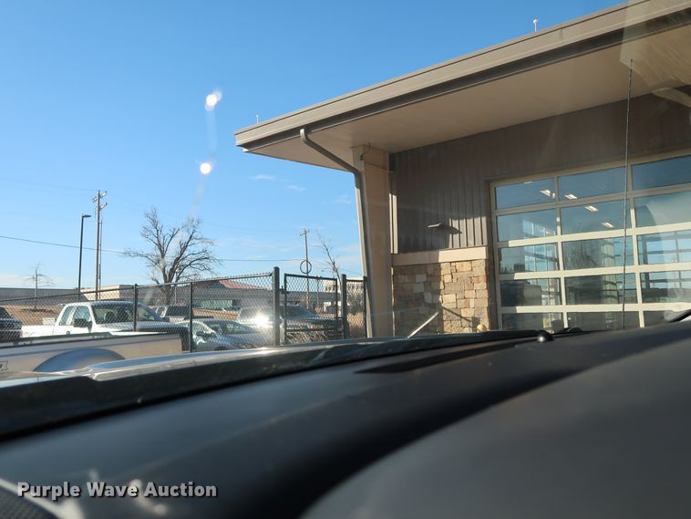 image for item DK3517 2017 Chevrolet Silverado 1500  Crew Cab pickup truck