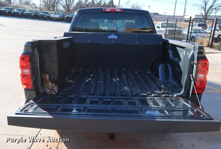 image for item DK3517 2017 Chevrolet Silverado 1500  Crew Cab pickup truck