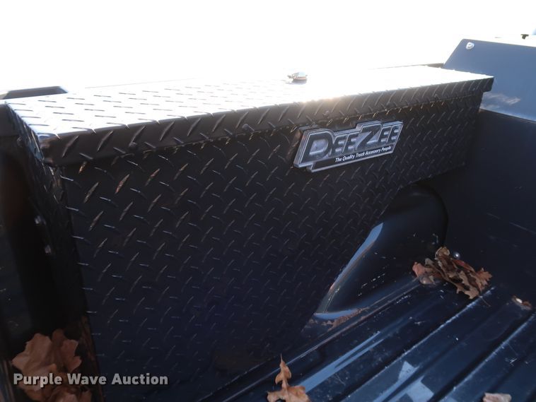 image for item DK3517 2017 Chevrolet Silverado 1500  Crew Cab pickup truck