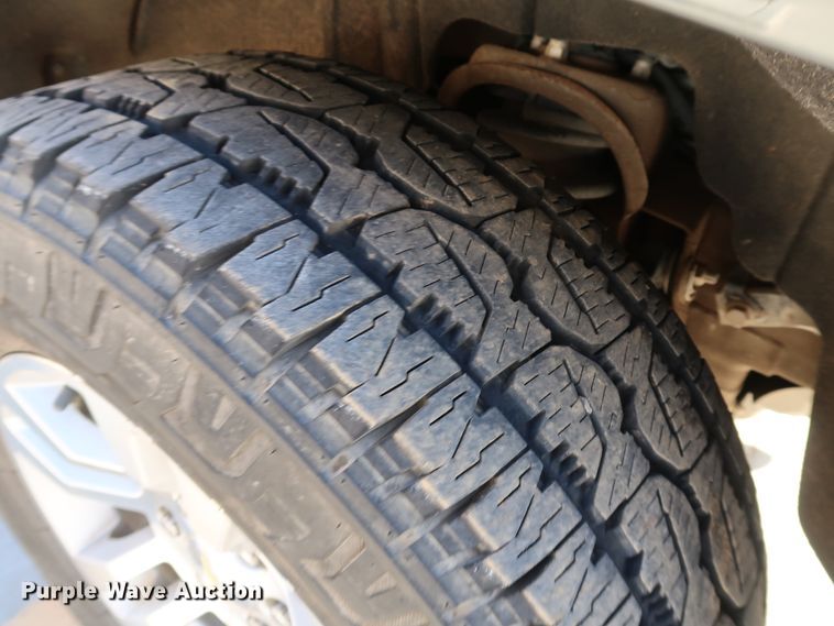 image for item DK3517 2017 Chevrolet Silverado 1500  Crew Cab pickup truck