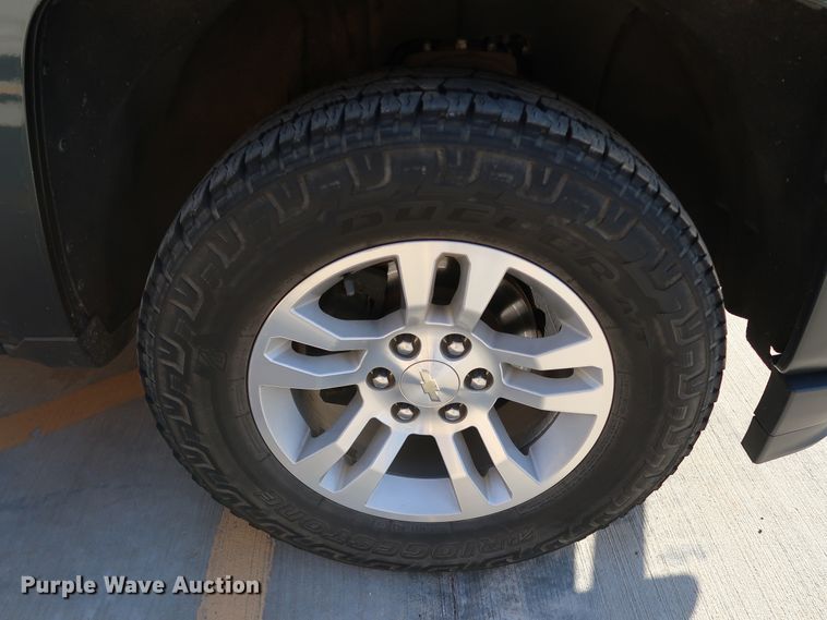 image for item DK3517 2017 Chevrolet Silverado 1500  Crew Cab pickup truck