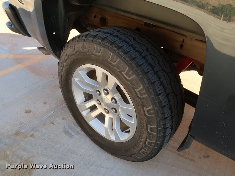 image for item DK3517 2017 Chevrolet Silverado 1500  Crew Cab pickup truck