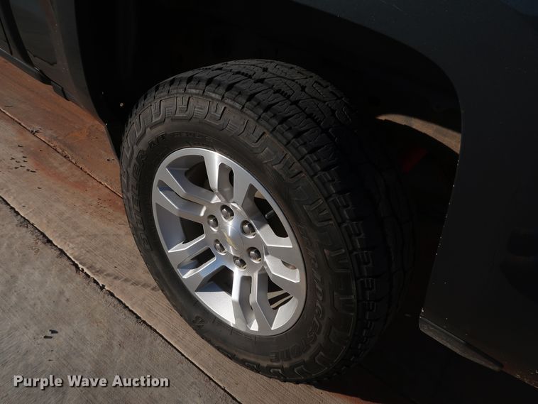 image for item DK3517 2017 Chevrolet Silverado 1500  Crew Cab pickup truck