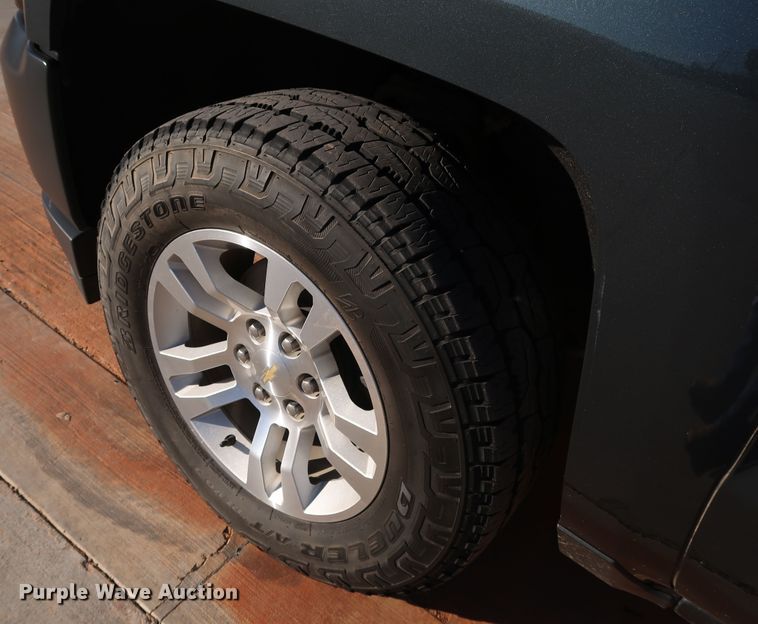 image for item DK3517 2017 Chevrolet Silverado 1500  Crew Cab pickup truck