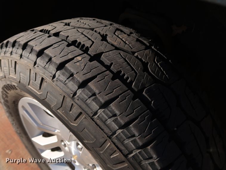 image for item DK3517 2017 Chevrolet Silverado 1500  Crew Cab pickup truck