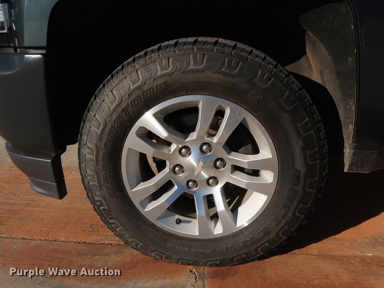 image for item DK3517 2017 Chevrolet Silverado 1500  Crew Cab pickup truck