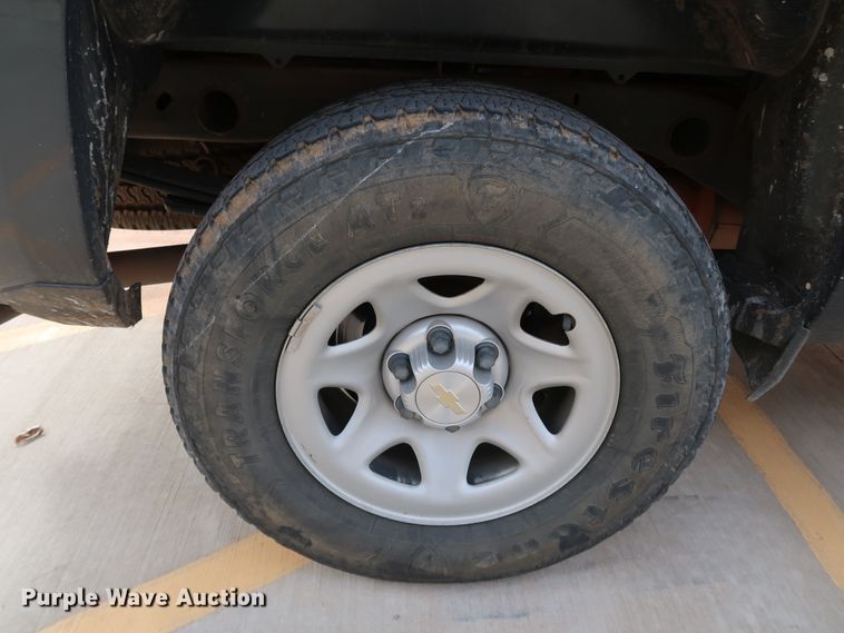 image for item DK3518 2017 Chevrolet Silverado 1500  Double Cab pickup truck