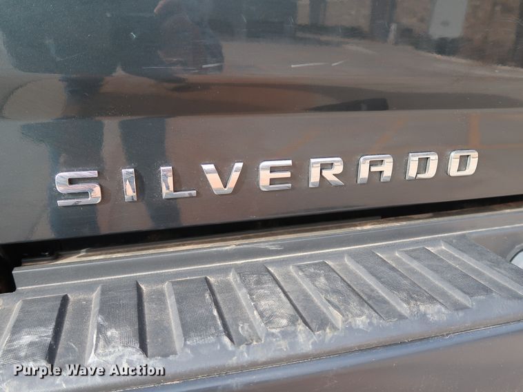 image for item DK3518 2017 Chevrolet Silverado 1500  Double Cab pickup truck