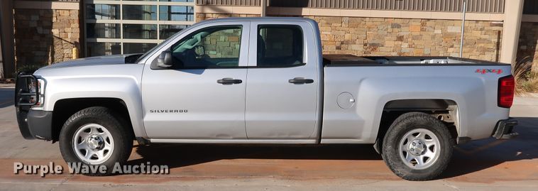 image for item DK3520 2016 Chevrolet Silverado 1500  Double Cab pickup truck