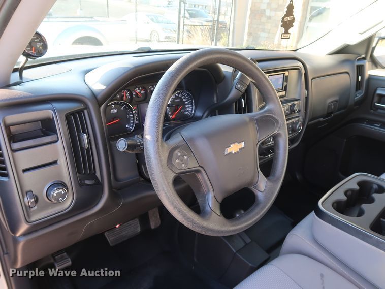 image for item DK3523 2015 Chevrolet Silverado 1500  Crew Cab pickup truck