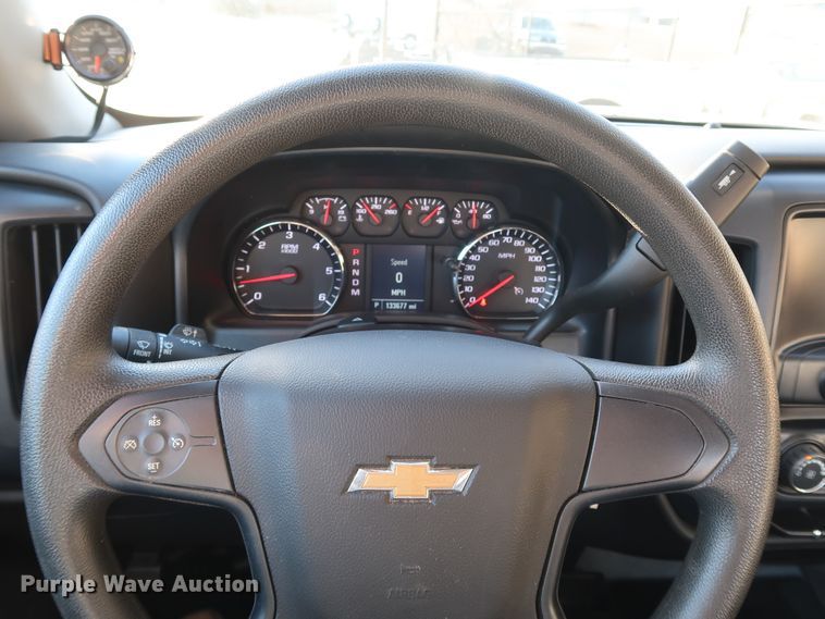 image for item DK3523 2015 Chevrolet Silverado 1500  Crew Cab pickup truck