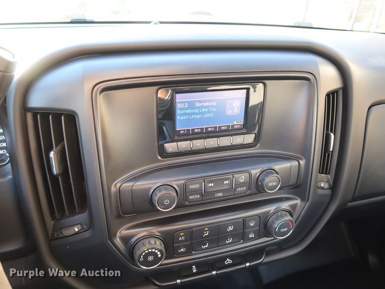 image for item DK3523 2015 Chevrolet Silverado 1500  Crew Cab pickup truck