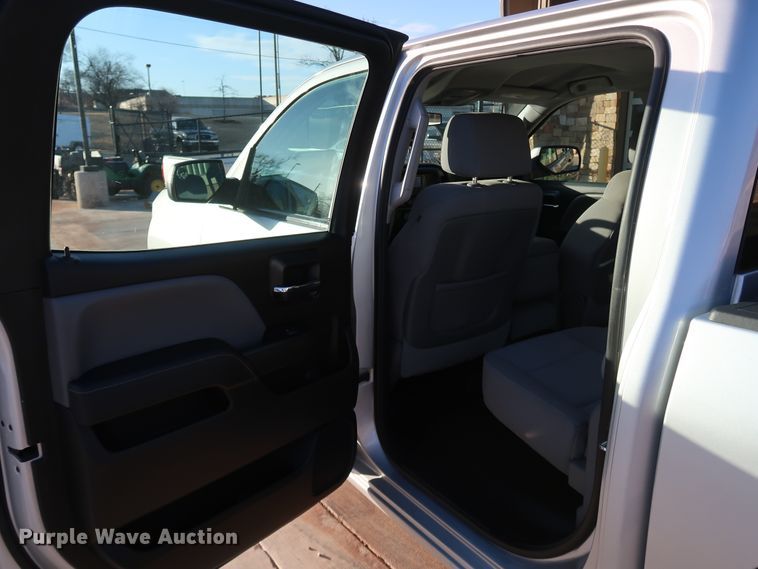 image for item DK3523 2015 Chevrolet Silverado 1500  Crew Cab pickup truck