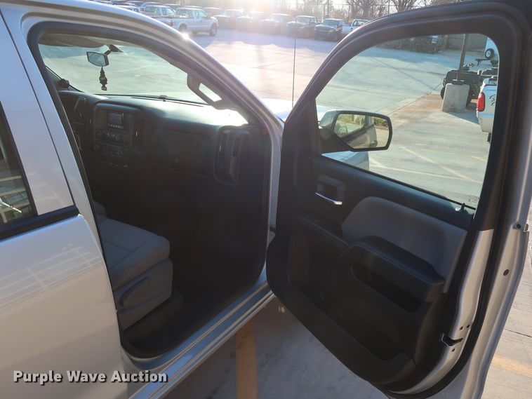 image for item DK3523 2015 Chevrolet Silverado 1500  Crew Cab pickup truck