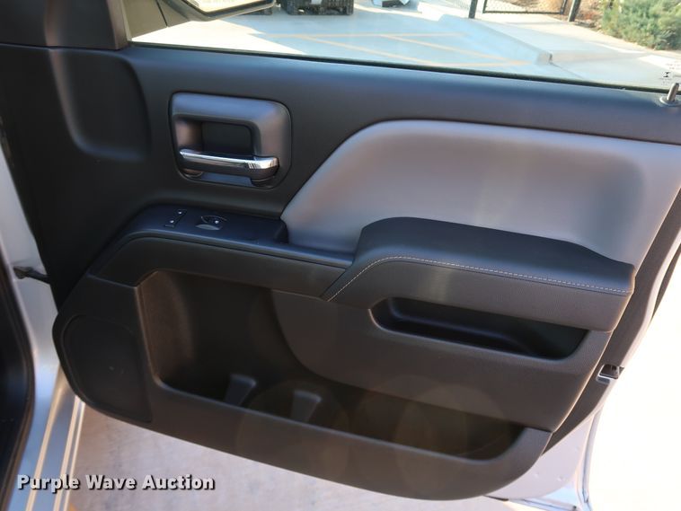 image for item DK3523 2015 Chevrolet Silverado 1500  Crew Cab pickup truck