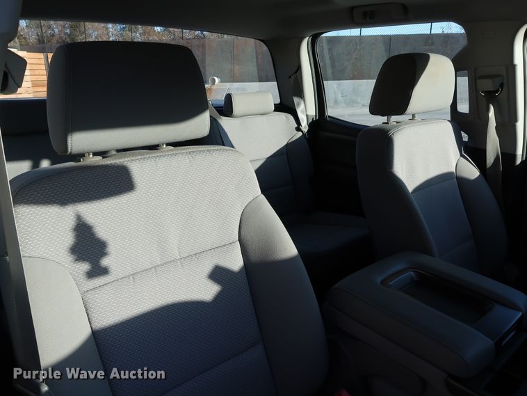 image for item DK3523 2015 Chevrolet Silverado 1500  Crew Cab pickup truck