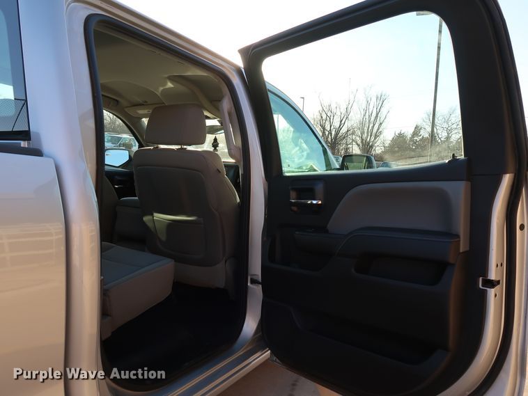 image for item DK3523 2015 Chevrolet Silverado 1500  Crew Cab pickup truck