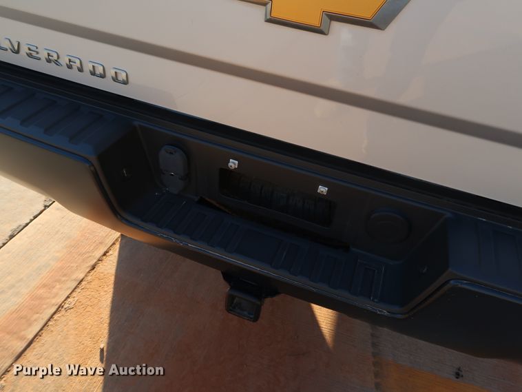 image for item DK3523 2015 Chevrolet Silverado 1500  Crew Cab pickup truck