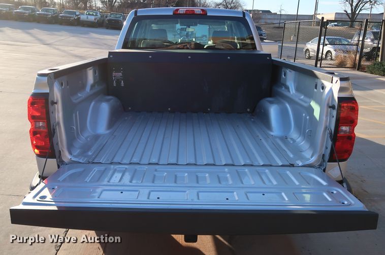 image for item DK3523 2015 Chevrolet Silverado 1500  Crew Cab pickup truck