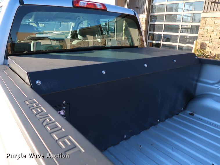 image for item DK3523 2015 Chevrolet Silverado 1500  Crew Cab pickup truck