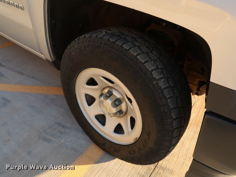 image for item DK3523 2015 Chevrolet Silverado 1500  Crew Cab pickup truck