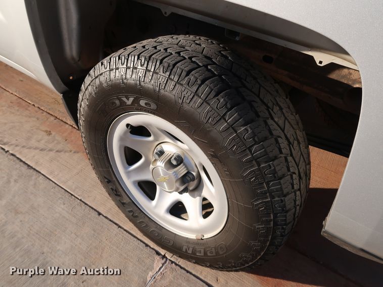 image for item DK3523 2015 Chevrolet Silverado 1500  Crew Cab pickup truck