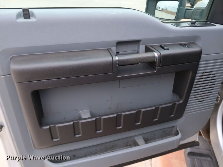 image for item DK3529 2016 Ford F350 Super Duty  pickup truck