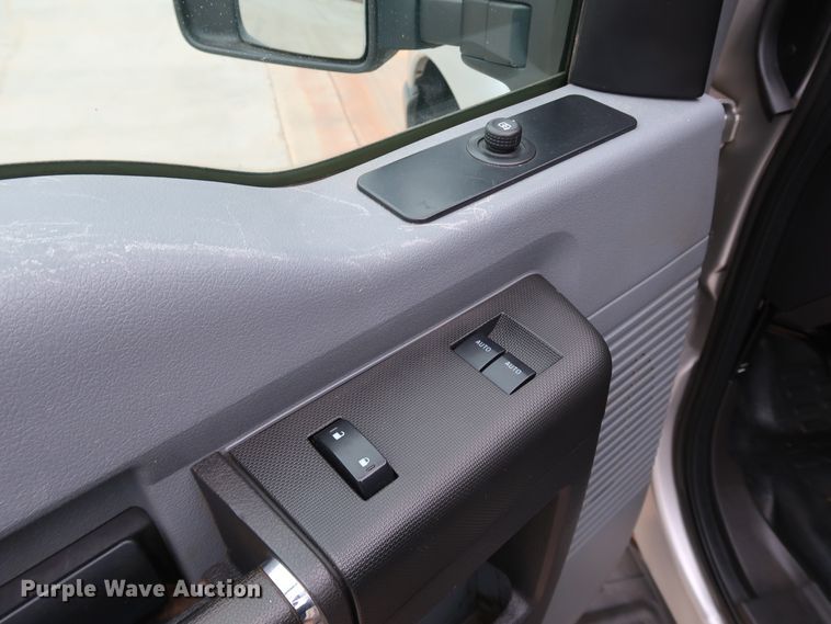 image for item DK3529 2016 Ford F350 Super Duty  pickup truck