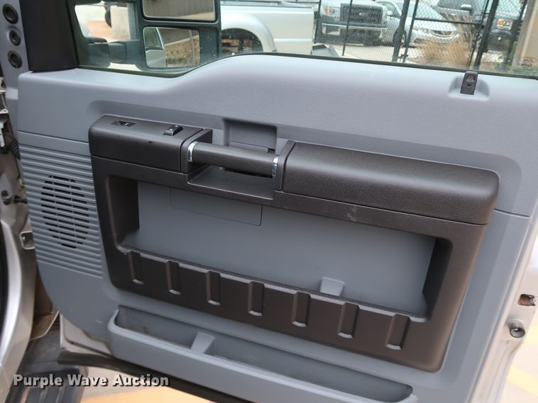 image for item DK3529 2016 Ford F350 Super Duty  pickup truck