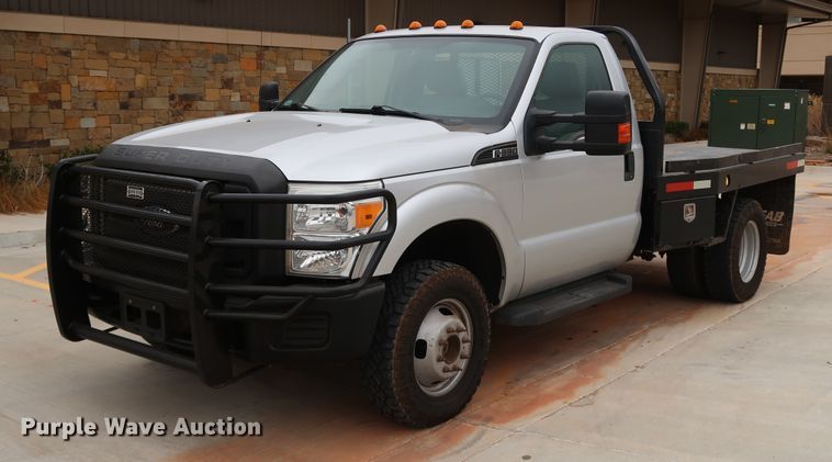 image for item DK3530 2015 Ford F350 Super Duty  flatbed pickup truck