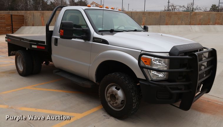 image for item DK3530 2015 Ford F350 Super Duty  flatbed pickup truck