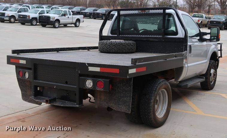 image for item DK3530 2015 Ford F350 Super Duty  flatbed pickup truck