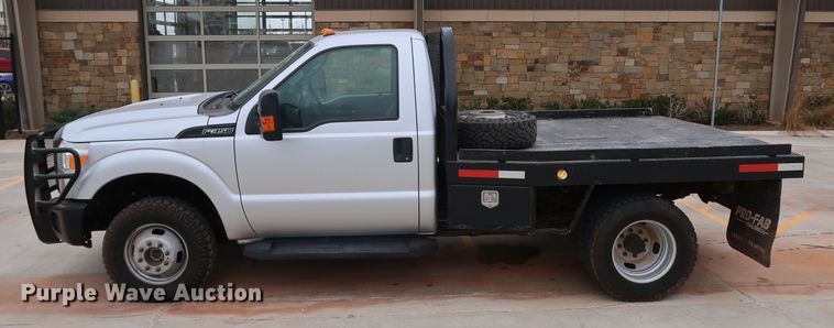 image for item DK3530 2015 Ford F350 Super Duty  flatbed pickup truck